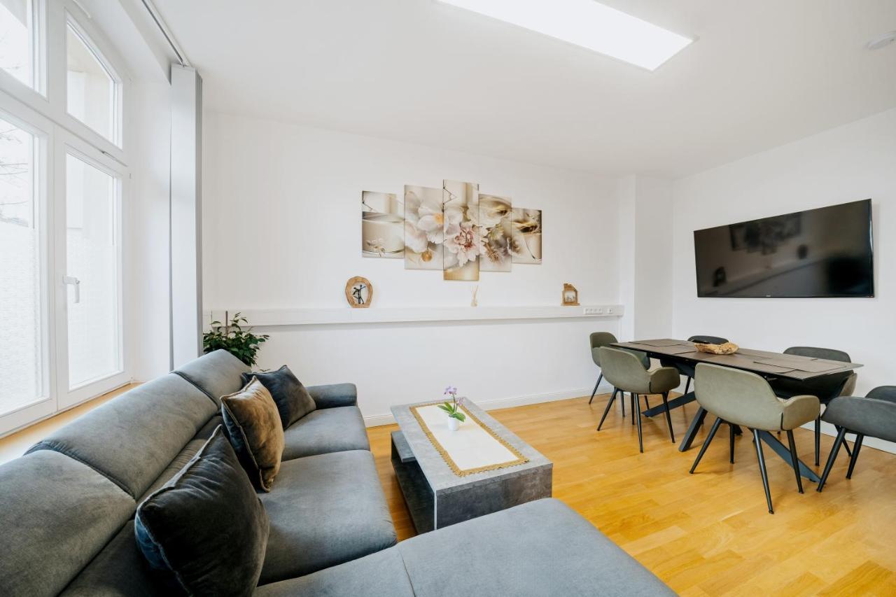 Blissplace 3 Zi Premium Apartment Nahe Getec Arena Mit Kingsize Betten Und Balkon มัคเดอบวร์ก ภายนอก รูปภาพ